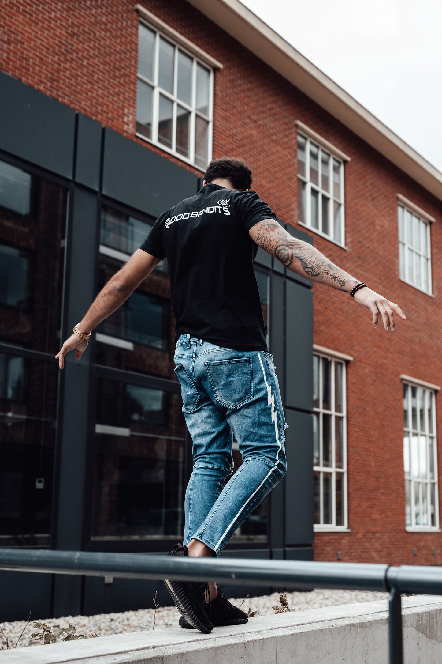 Apollo - Organic T-shirt - Black/White